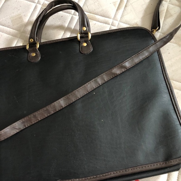 Brown laptop/ briefcase for work, school, and more- used but in Good shape - Picture 4 of 8